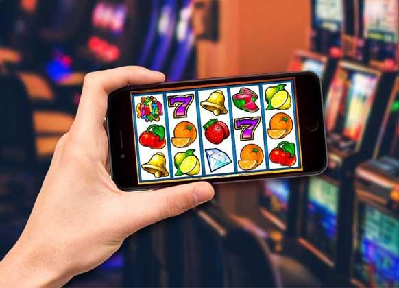 Understanding the Risks and Rewards of Playing Online Slots